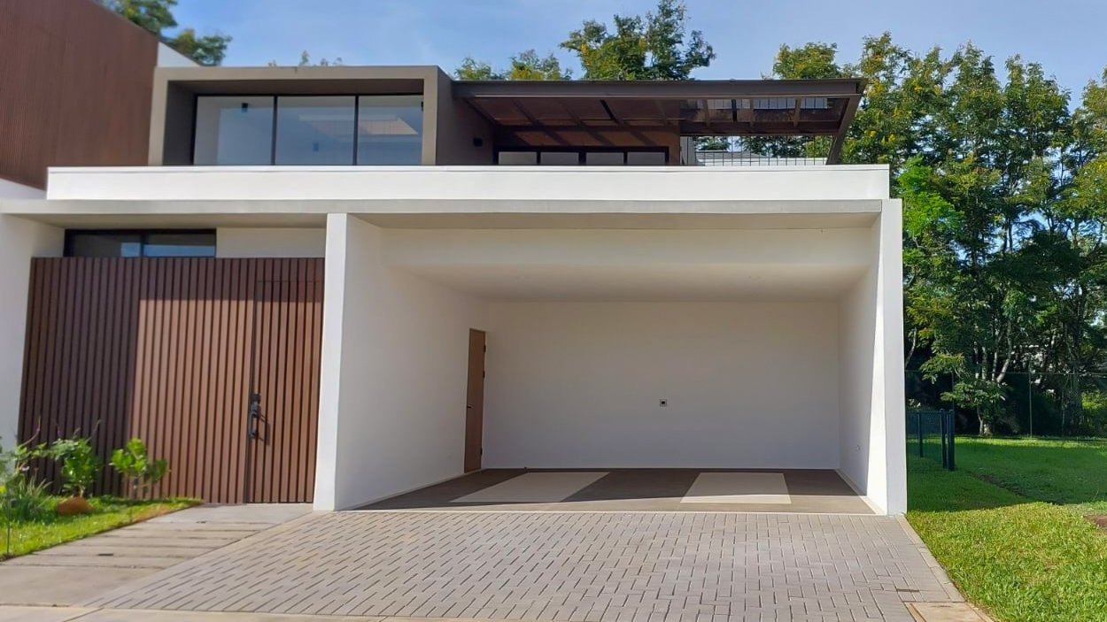Residencia de Lujo con Jardín y Terraza en Condominio Las Mesetas, La Guácima