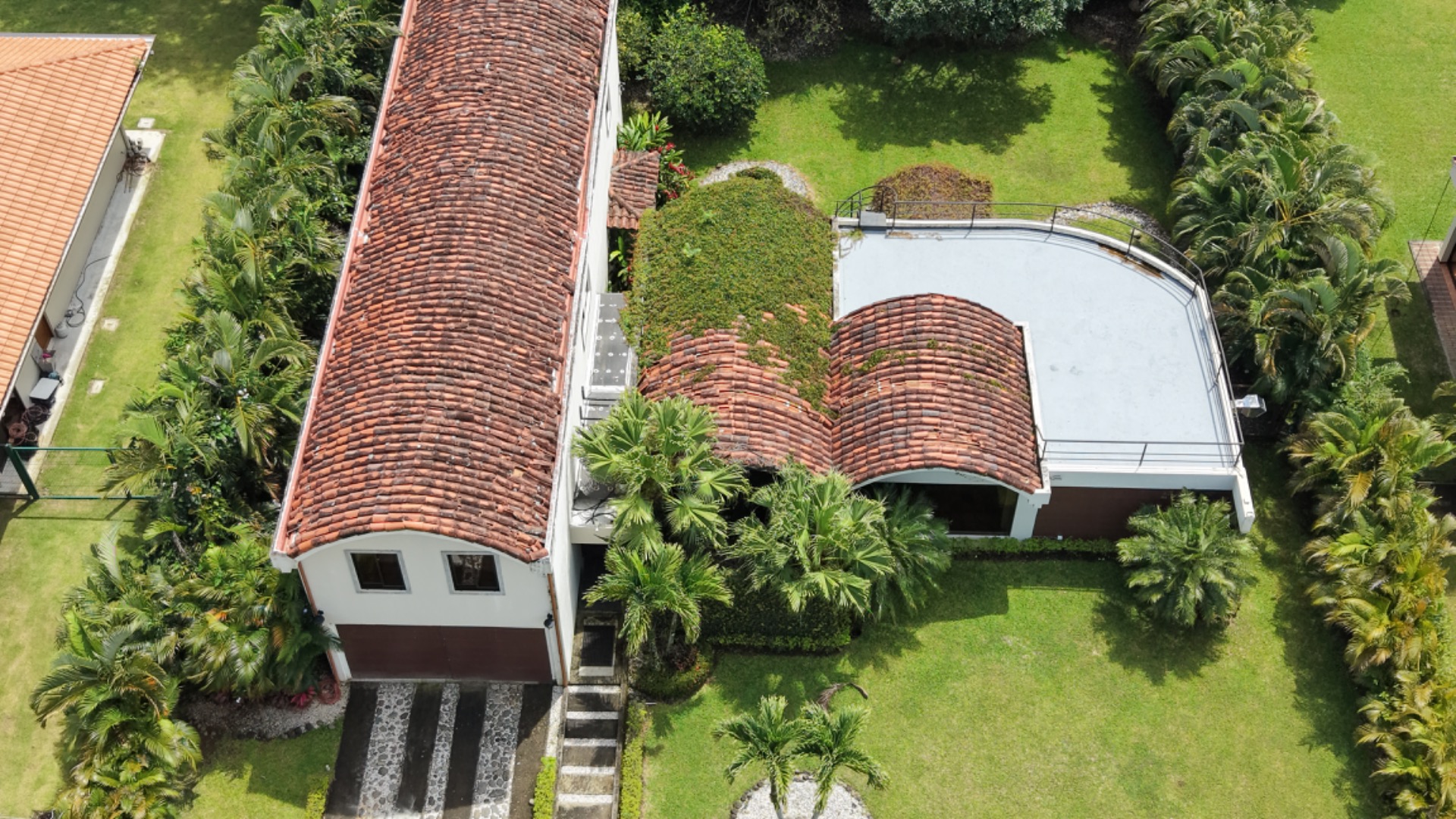 For Rent | Exclusive Sale House with large garden. Hacienda Los Reyes